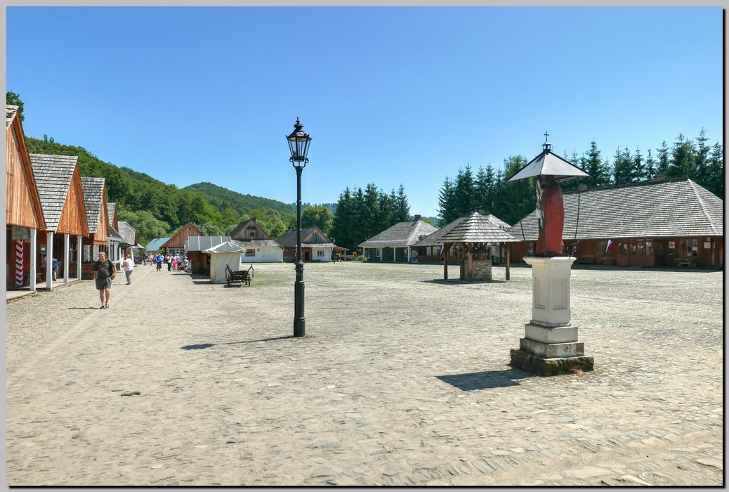 P1670469_70_71.jpg (236 KB)