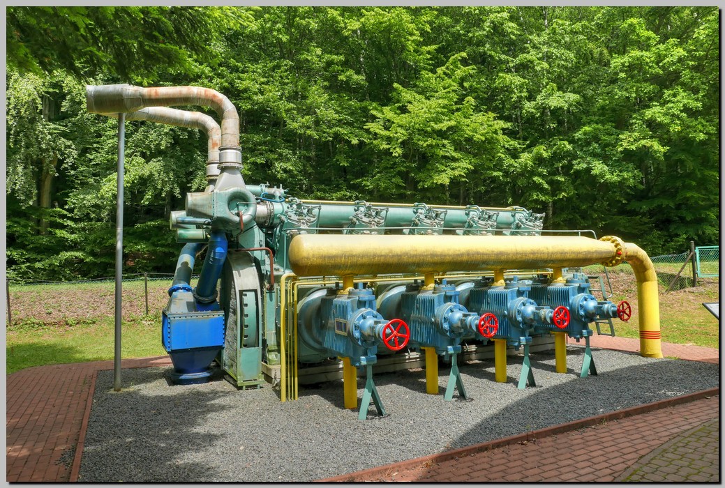 P1670607_8_9.jpg (372 KB)