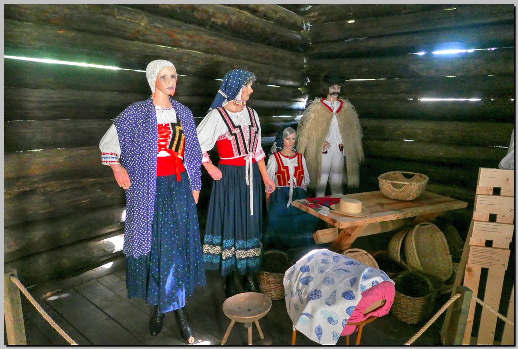 P1670670_1_2.jpg (241 KB)