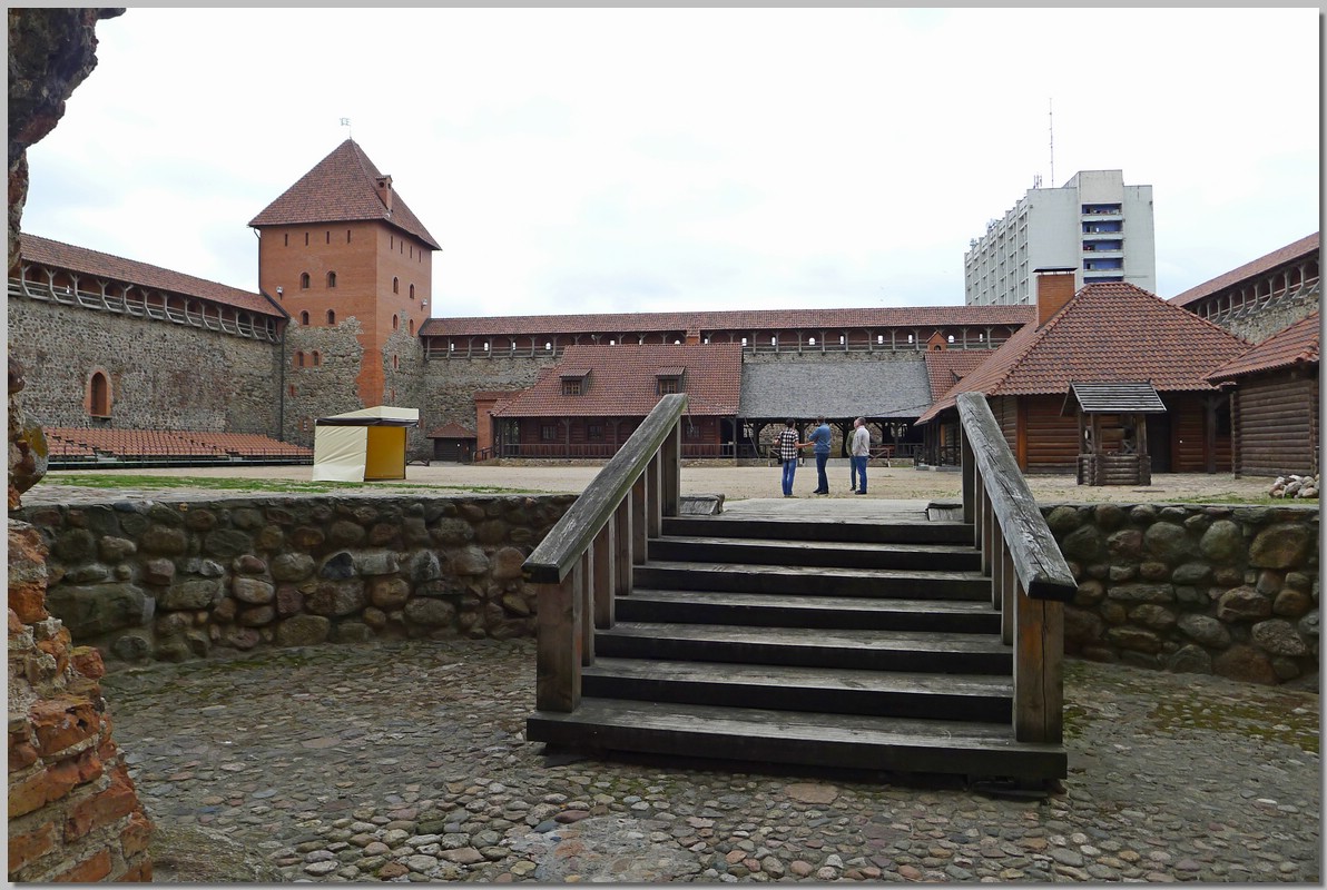 P1360246.JPG (255 KB)