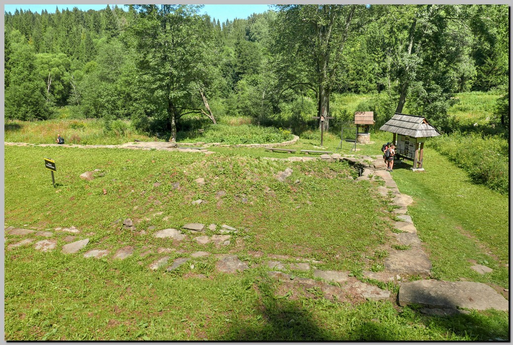 P1680088_89_90.jpg (420 KB)