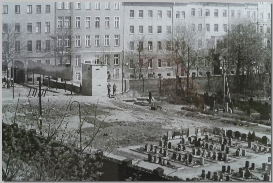 P1000921.JPG (153 KB)