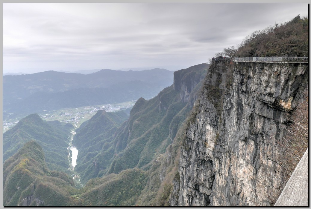 P1690233_4_5.jpg (223 KB)