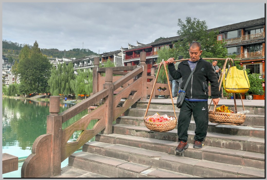 P1690409_10_11.jpg (260 KB)