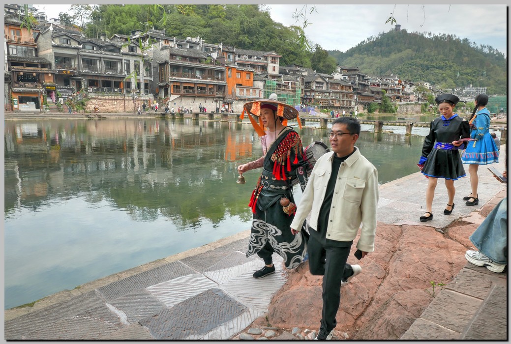 P1690430_1_2.jpg (288 KB)