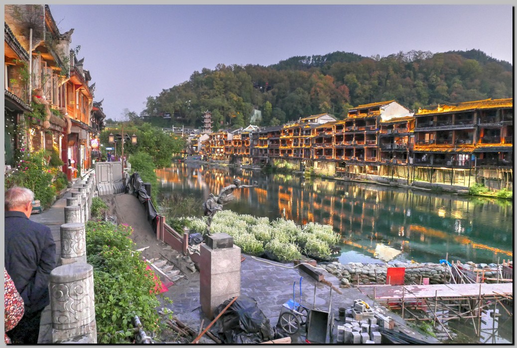 P1690460_1_2.jpg (292 KB)