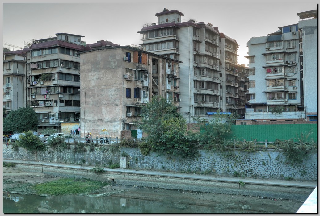 P1690508_09_10.jpg (261 KB)