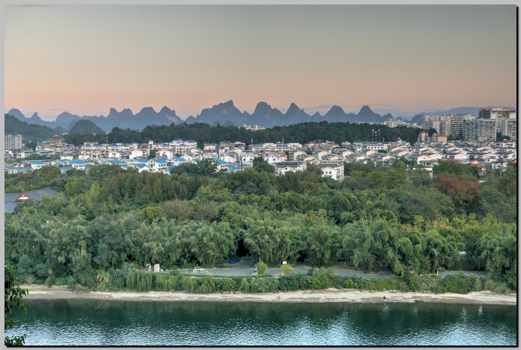 P1690520_1_2.jpg (250 KB)