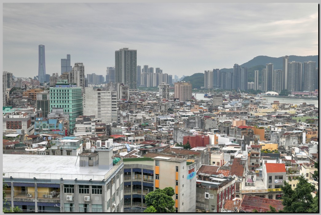 P1700469_70_71.jpg (261 KB)