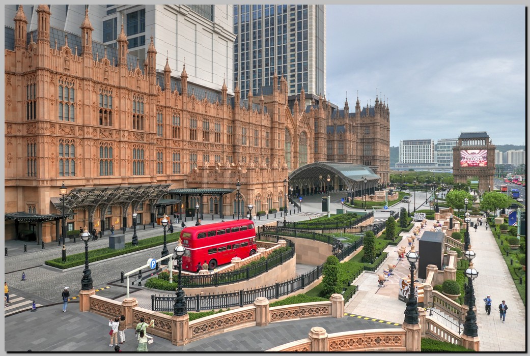 P1700547_8_9.jpg (304 KB)