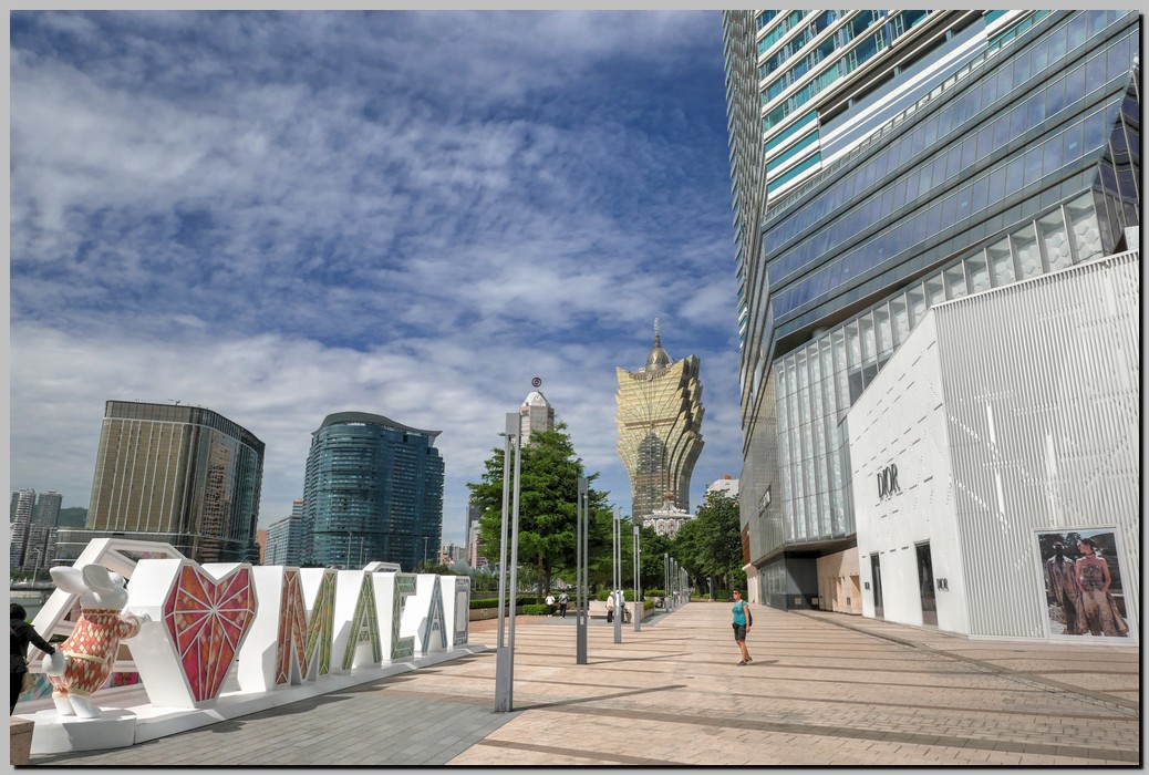 P1700679_80_81.jpg (246 KB)