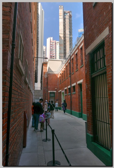 P1700872_3_4.jpg (129 KB)