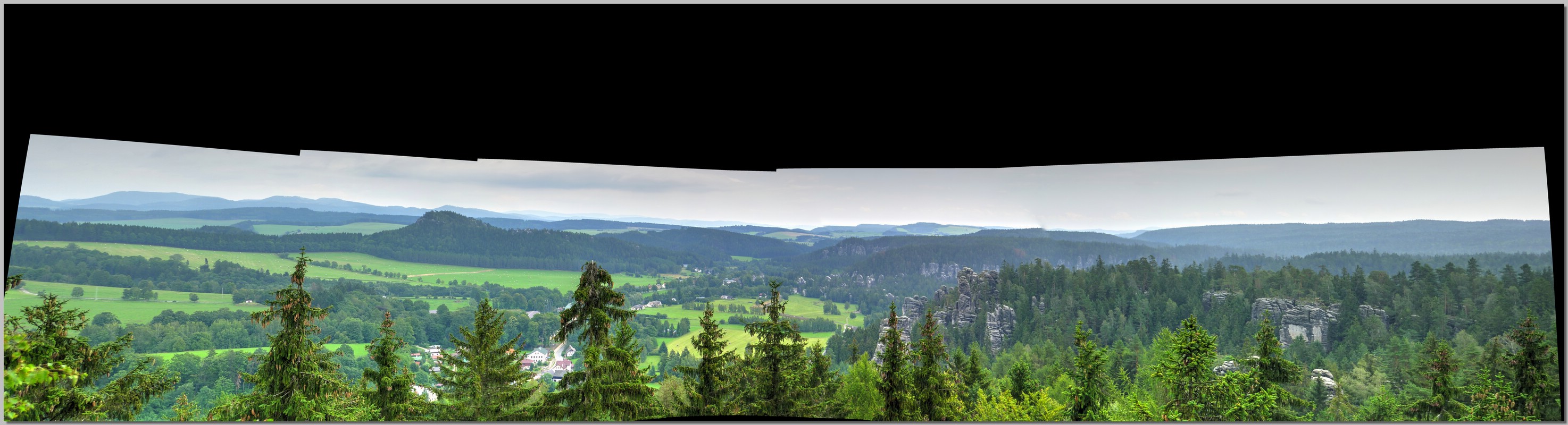 P1240688_89_90 Panorama.jpg (481 KB)