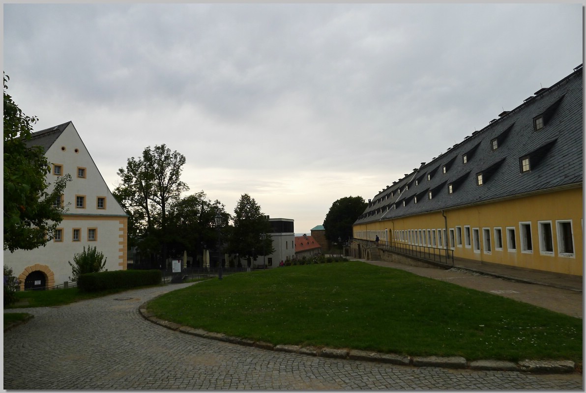 P1370135.JPG (180 KB)