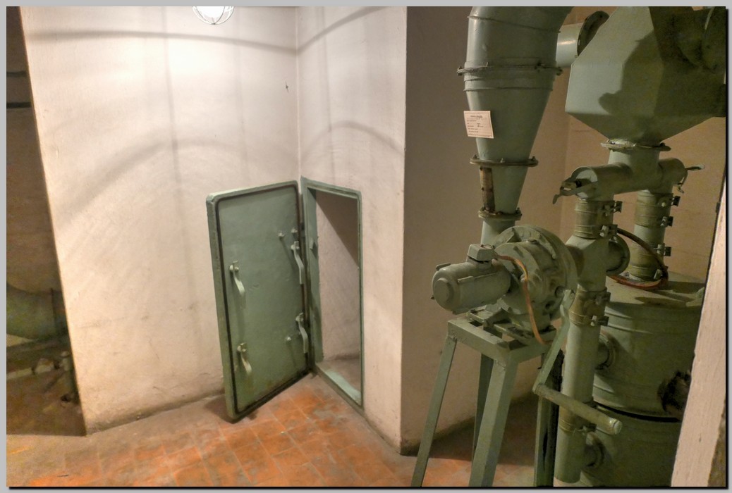 P1670310_1_2.jpg (160 KB)