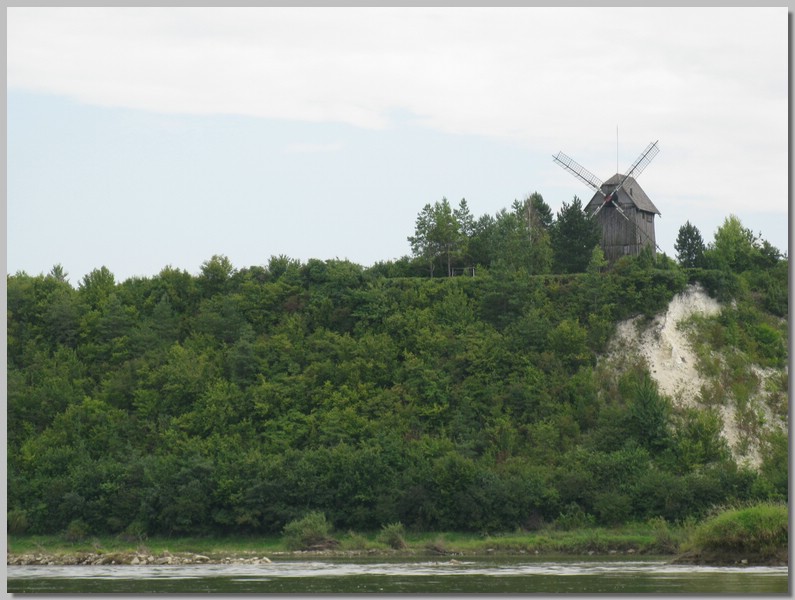 IMG_7725.JPG (104 KB)