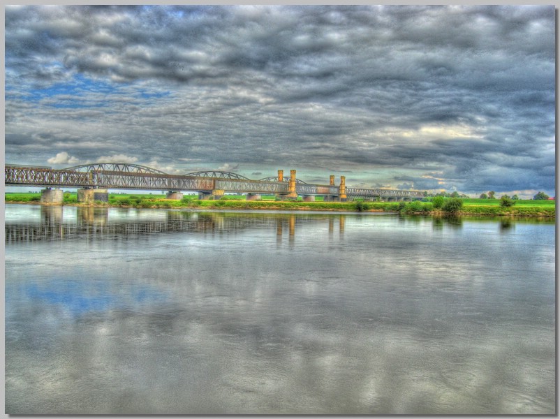 IMG_7836_37_38_39_40_tonemapped.jpg (124 KB)