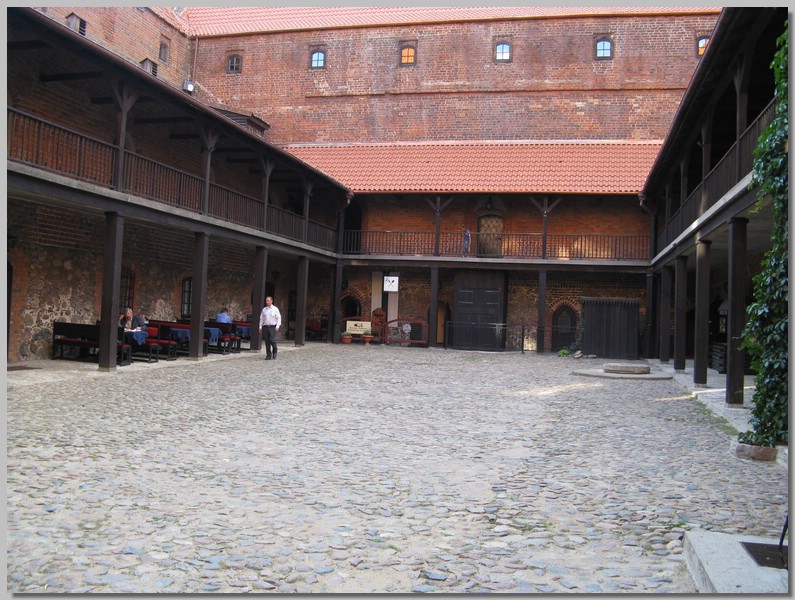 IMG_8364.JPG (165 KB)