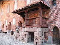 IMG_7906.JPG(187 KB)