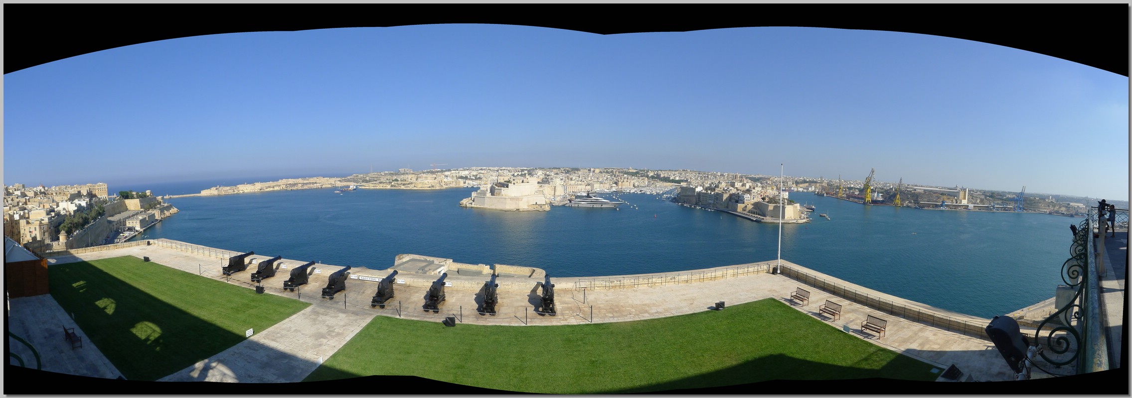 P1190197 Panorama.jpg (319 KB)
