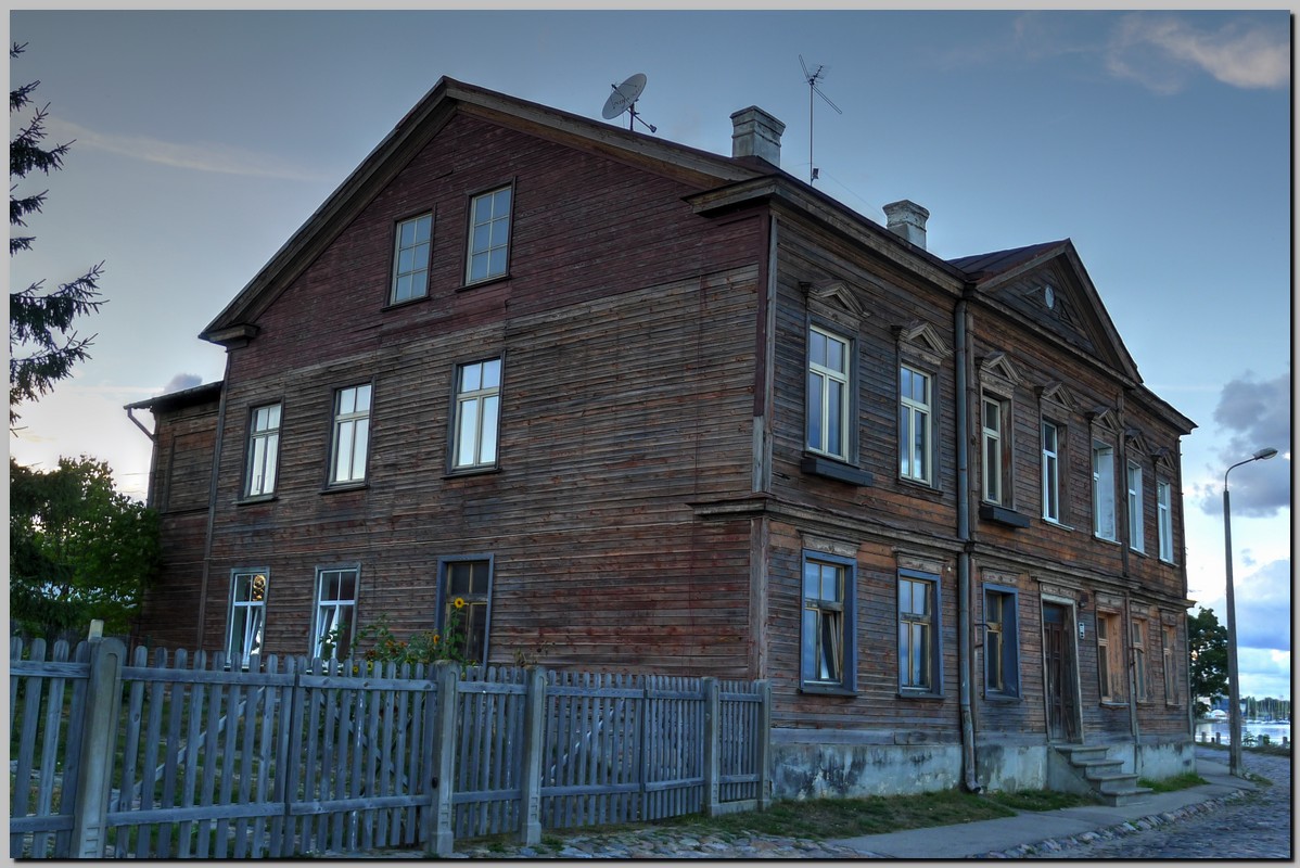 P1300687_8_9.jpg (249 KB)