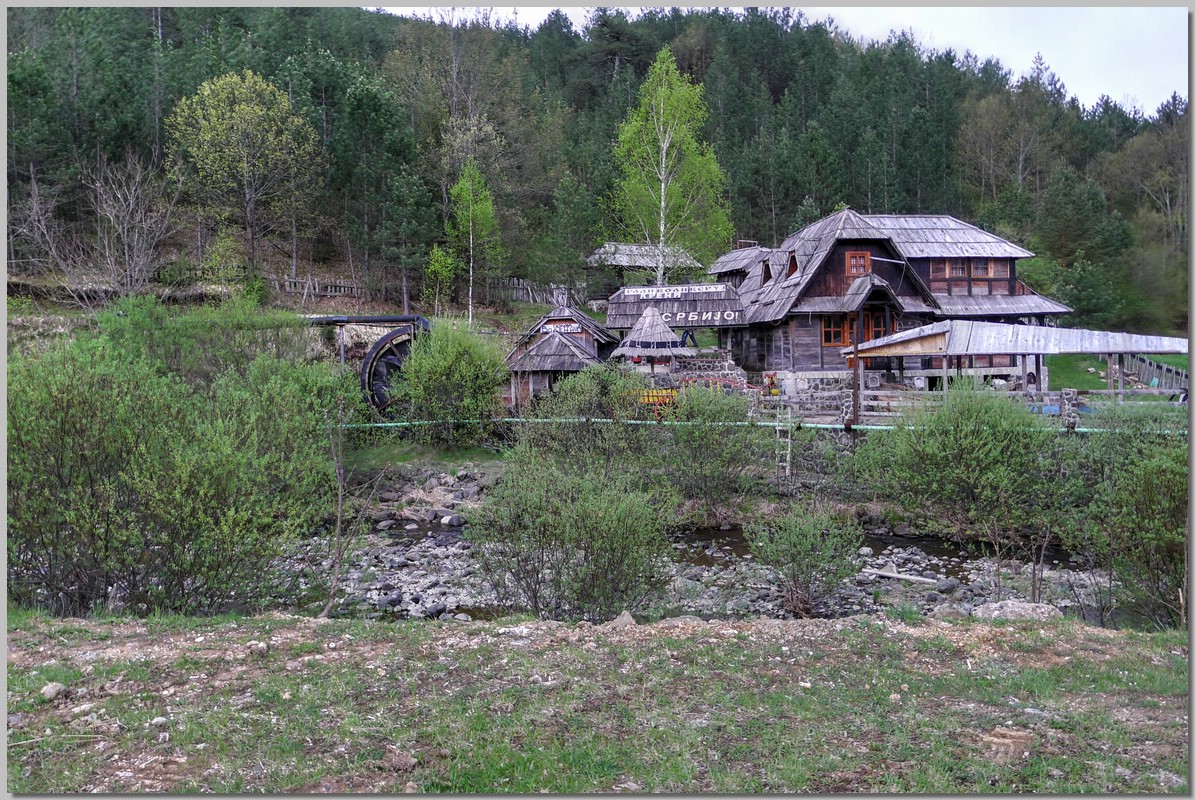 P1350020_1_2.jpg (449 KB)