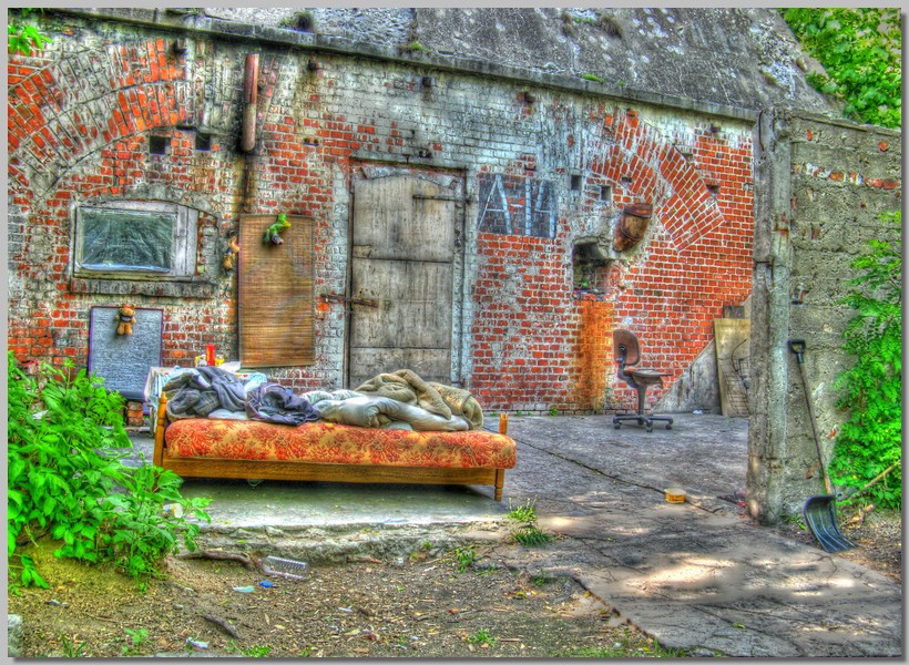 IMG_0814_5_6_7_tonemapped.jpg (247 KB)