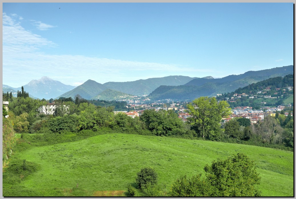 P1590147_8_9.jpg (237 KB)