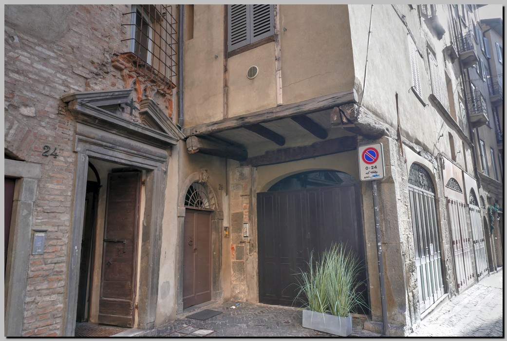 P1590153_4_5.jpg (242 KB)