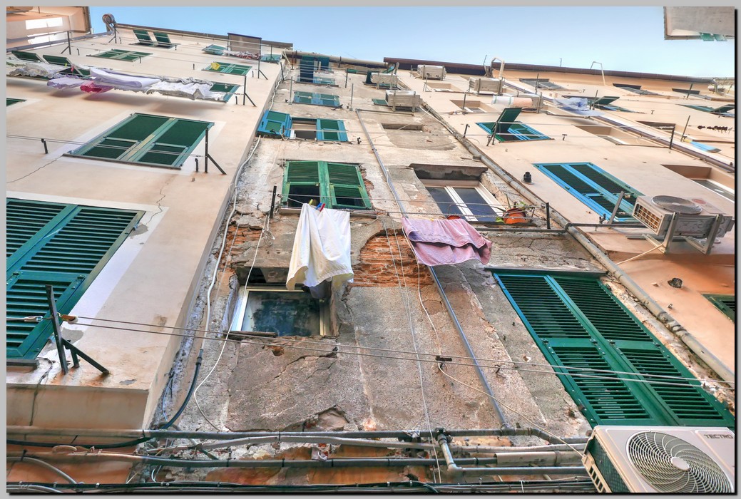 P1590280_1_2.jpg (295 KB)