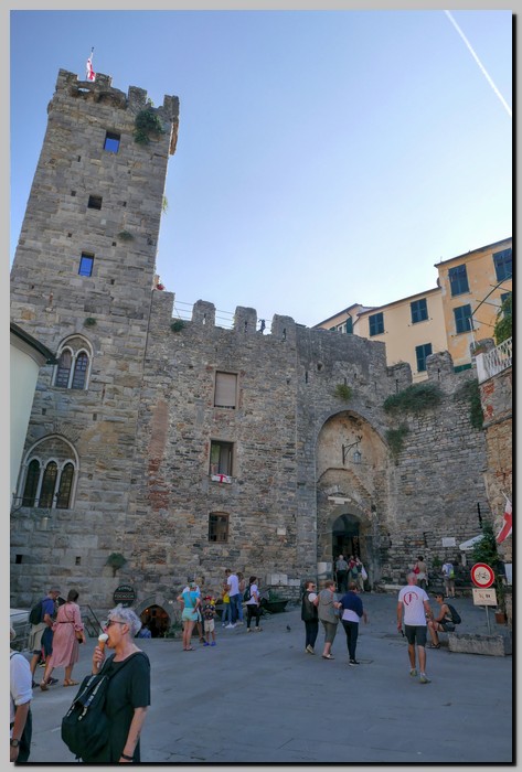 P1590409_10_11.jpg (120 KB)