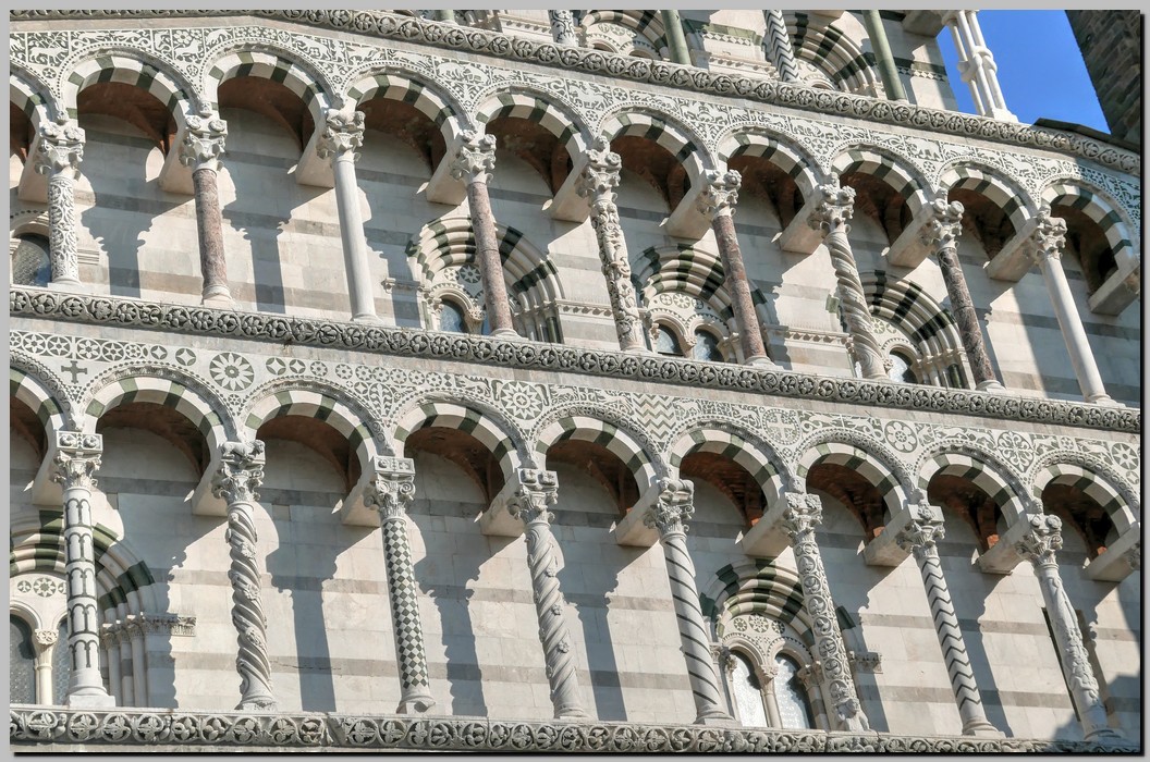 P1590939_40_41.jpg (332 KB)