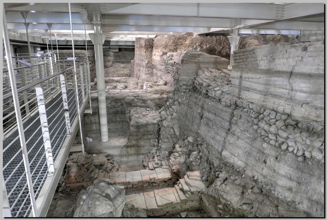 P1600117_8_9.jpg (270 KB)