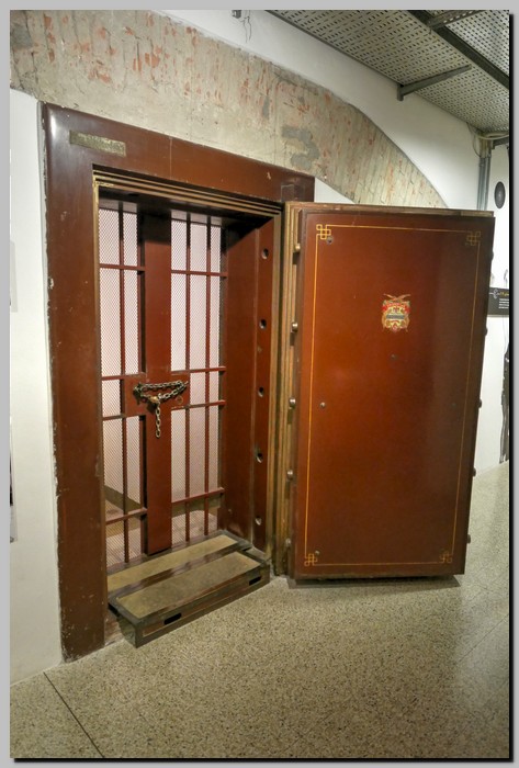 P1600120_1_2.jpg (124 KB)