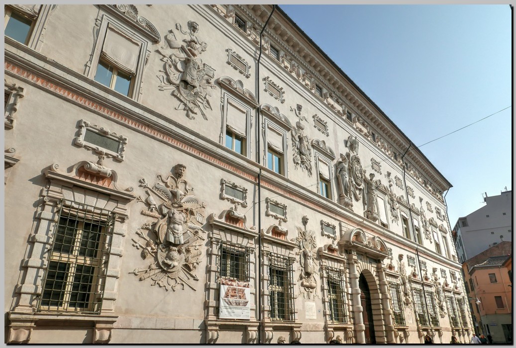 P1600165_6_7.jpg (295 KB)