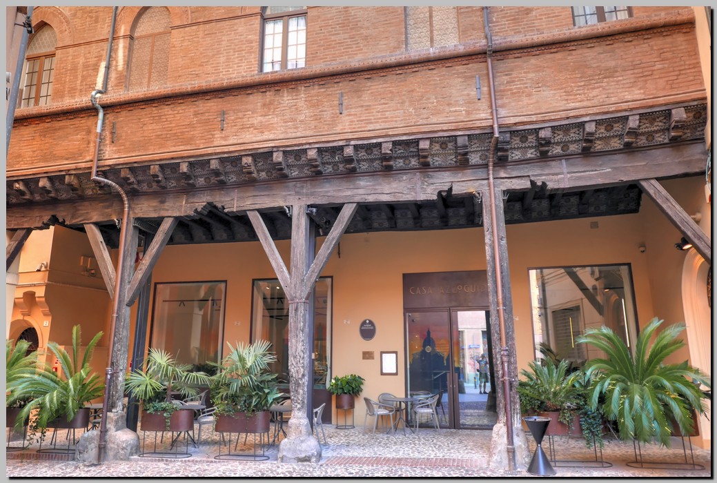 P1600228_29_30.jpg (276 KB)